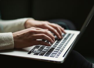 Нейросети которые помогают в написании отчета по практике: ТОП-10 ИИ-сервисов